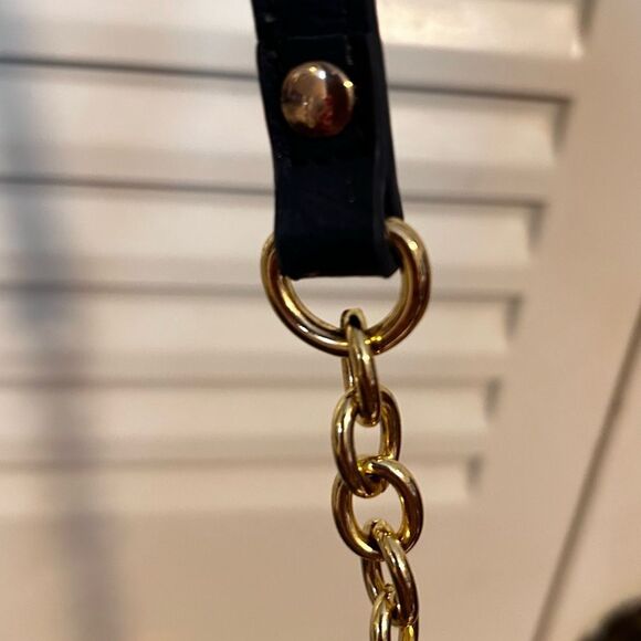 Tommy Hilfiger Monogram Crossbody | Chain Strap Shoulder Bag - Picture 5 of 10